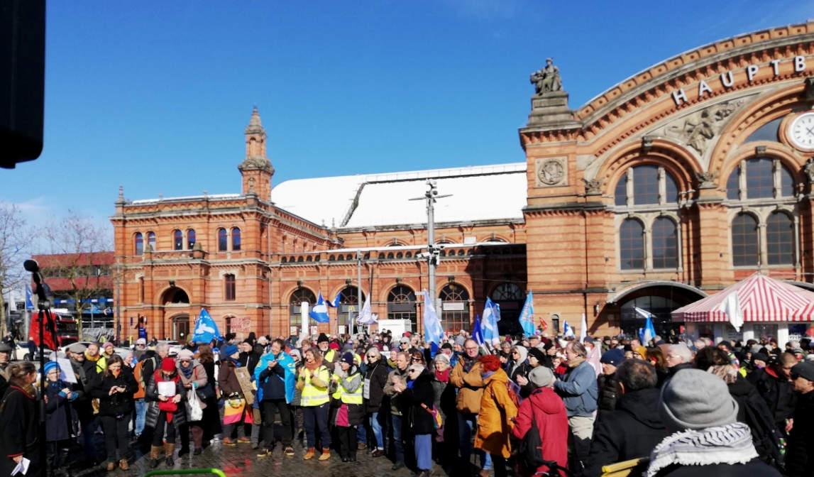 Demo 11.03.2023 Bremen Auftaktkundgebung am Hbf. 05